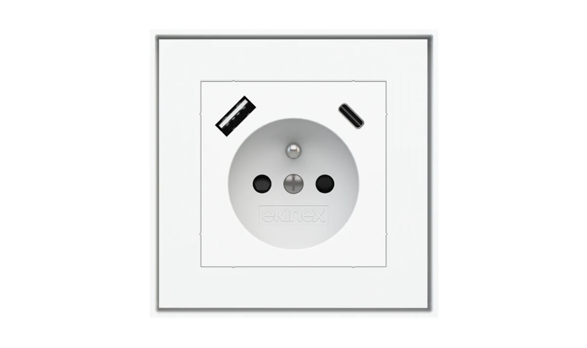 Квадратная розетка, модуль 55×55 мм – FR USB